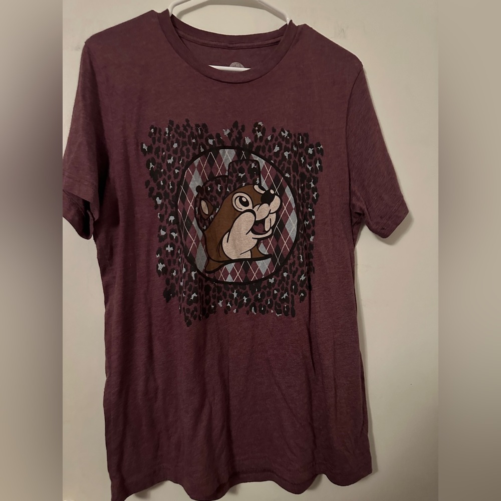 Adult Large Buc-ees shirt